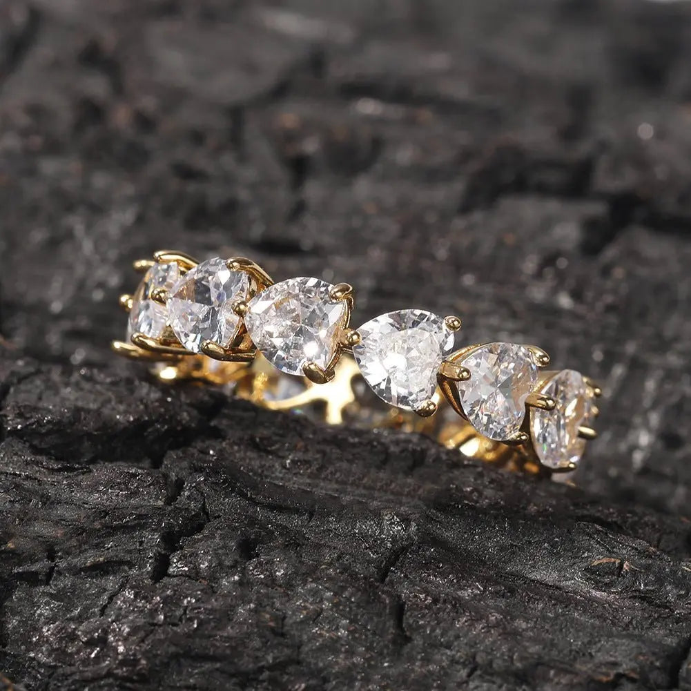 Hip-hop single-row heart-shaped zircon rings - Blade & Thread