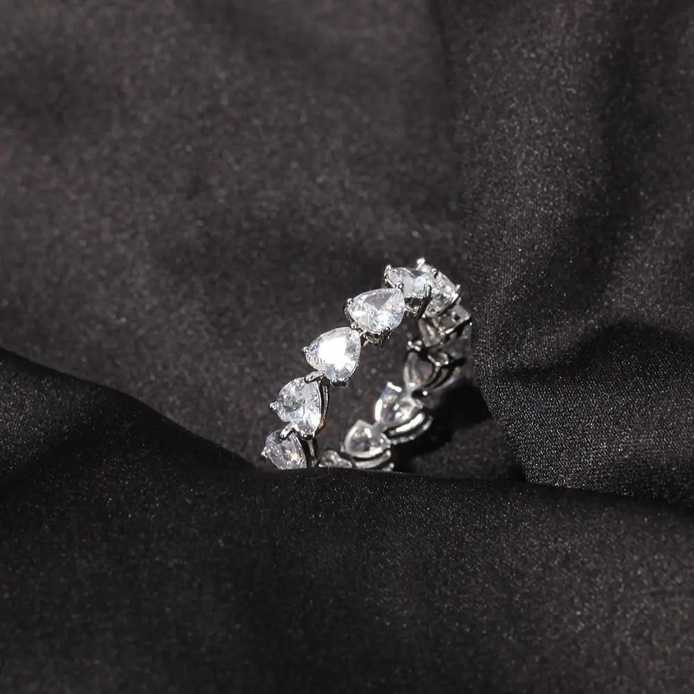 Hip-hop single-row heart-shaped zircon rings - Blade & Thread