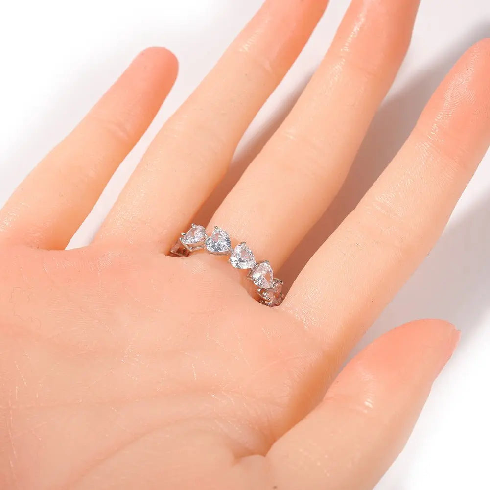 Hip-hop single-row heart-shaped zircon rings - Blade & Thread