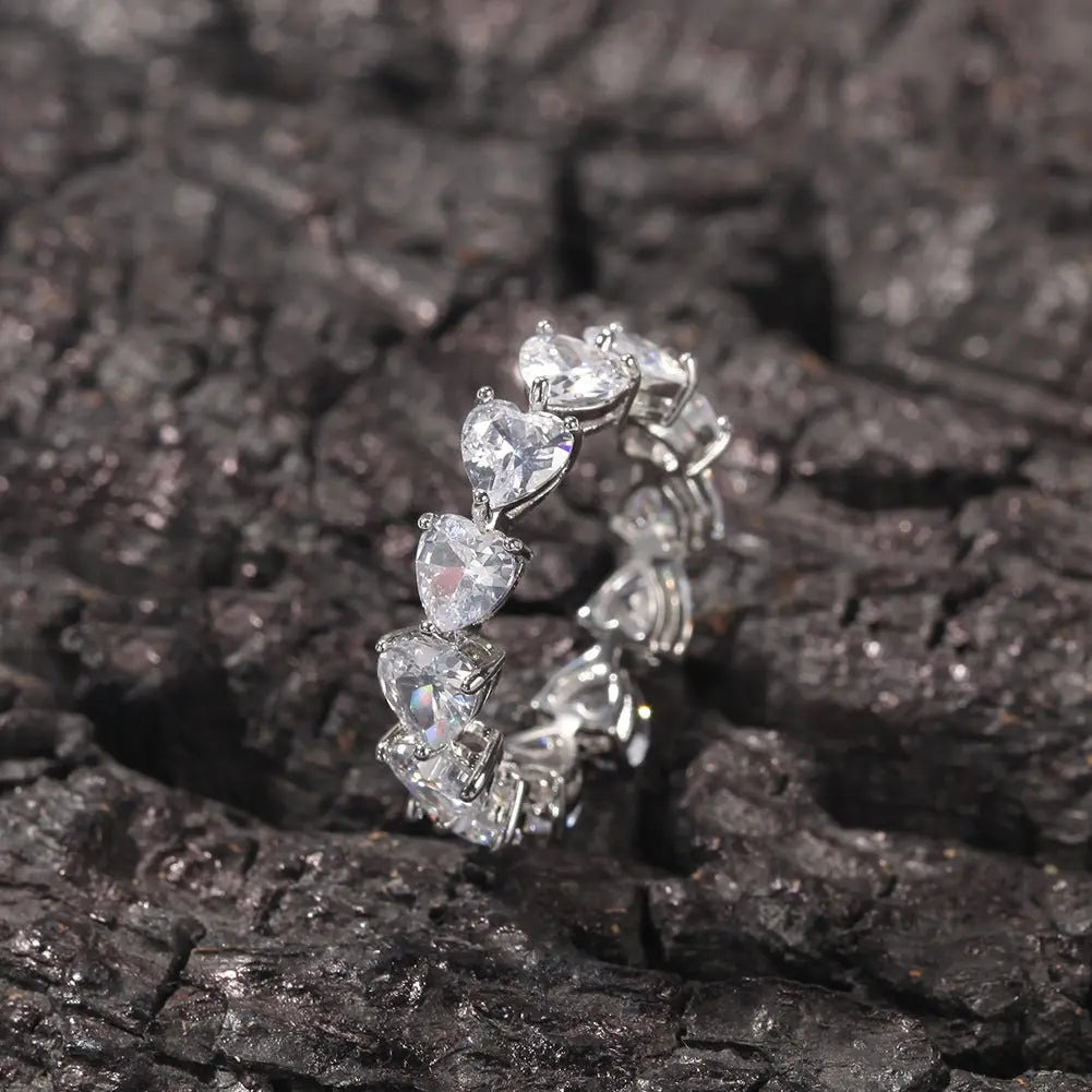 Hip-hop single-row heart-shaped zircon rings - Blade & Thread