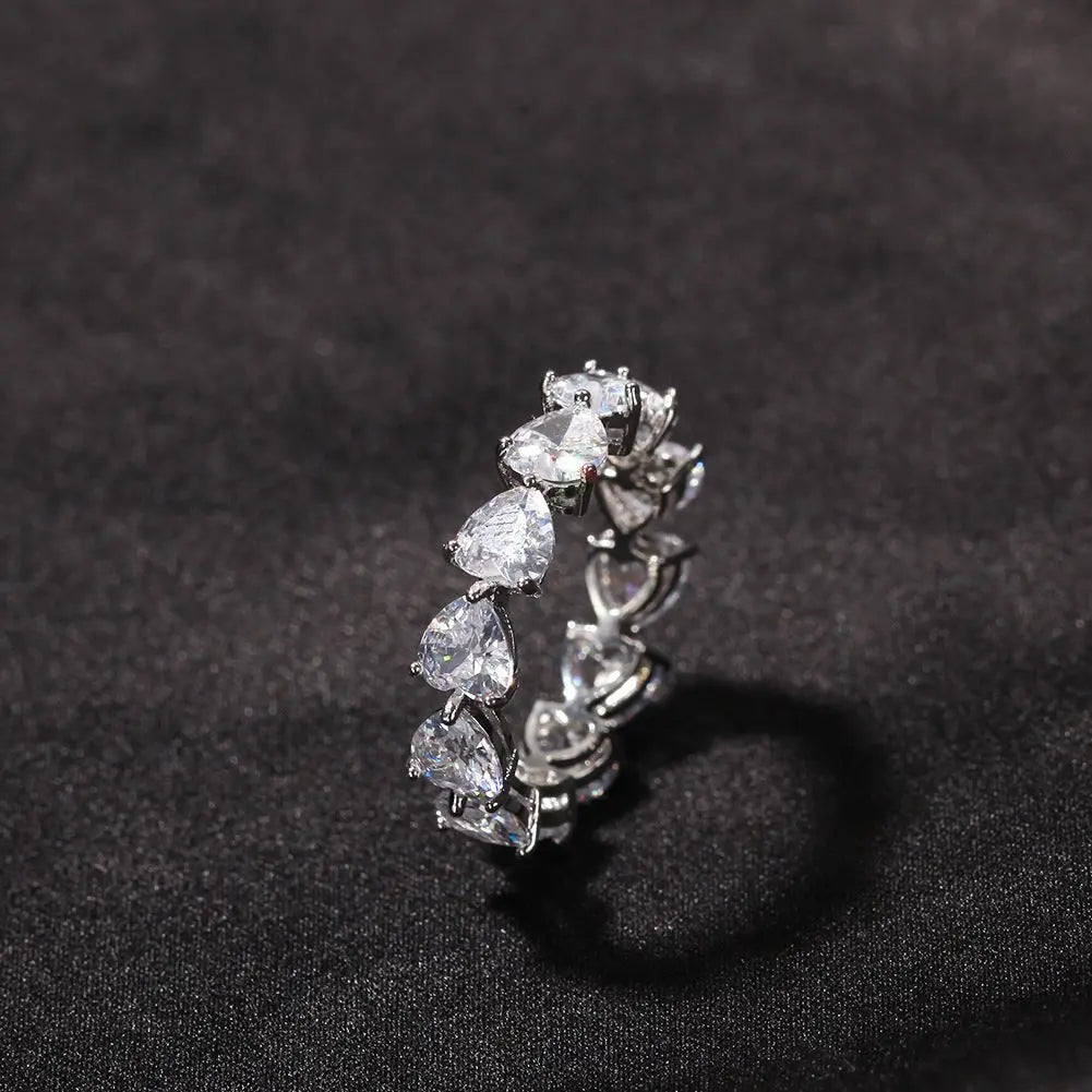 Hip-hop single-row heart-shaped zircon rings - Blade & Thread