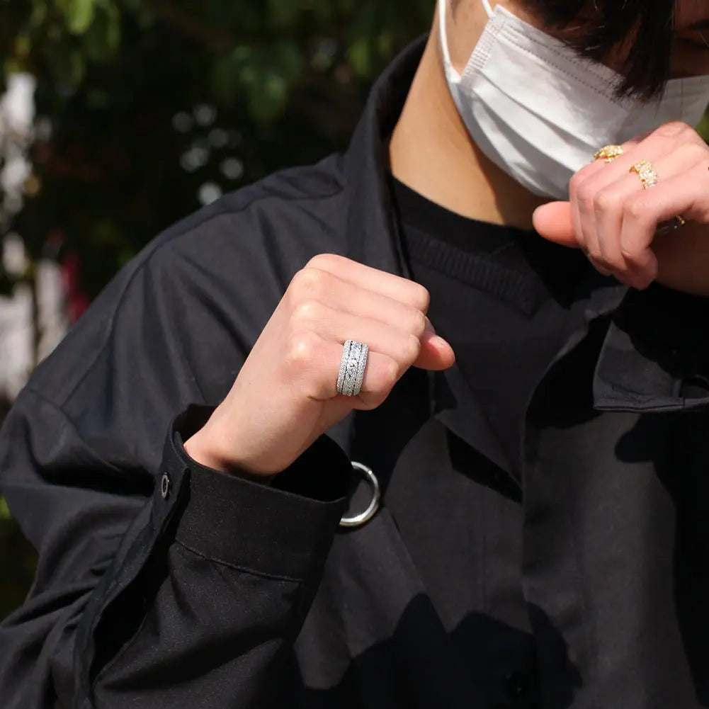 Hip-hop style zircon rotating Cuban ring - Blade & Thread
