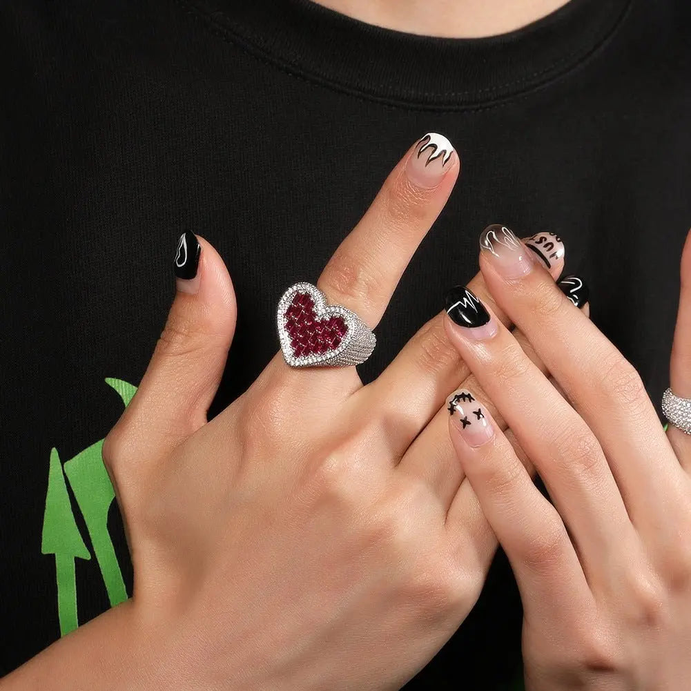 Hip-hop T-square heart-shaped zircon ring - Blade & Thread