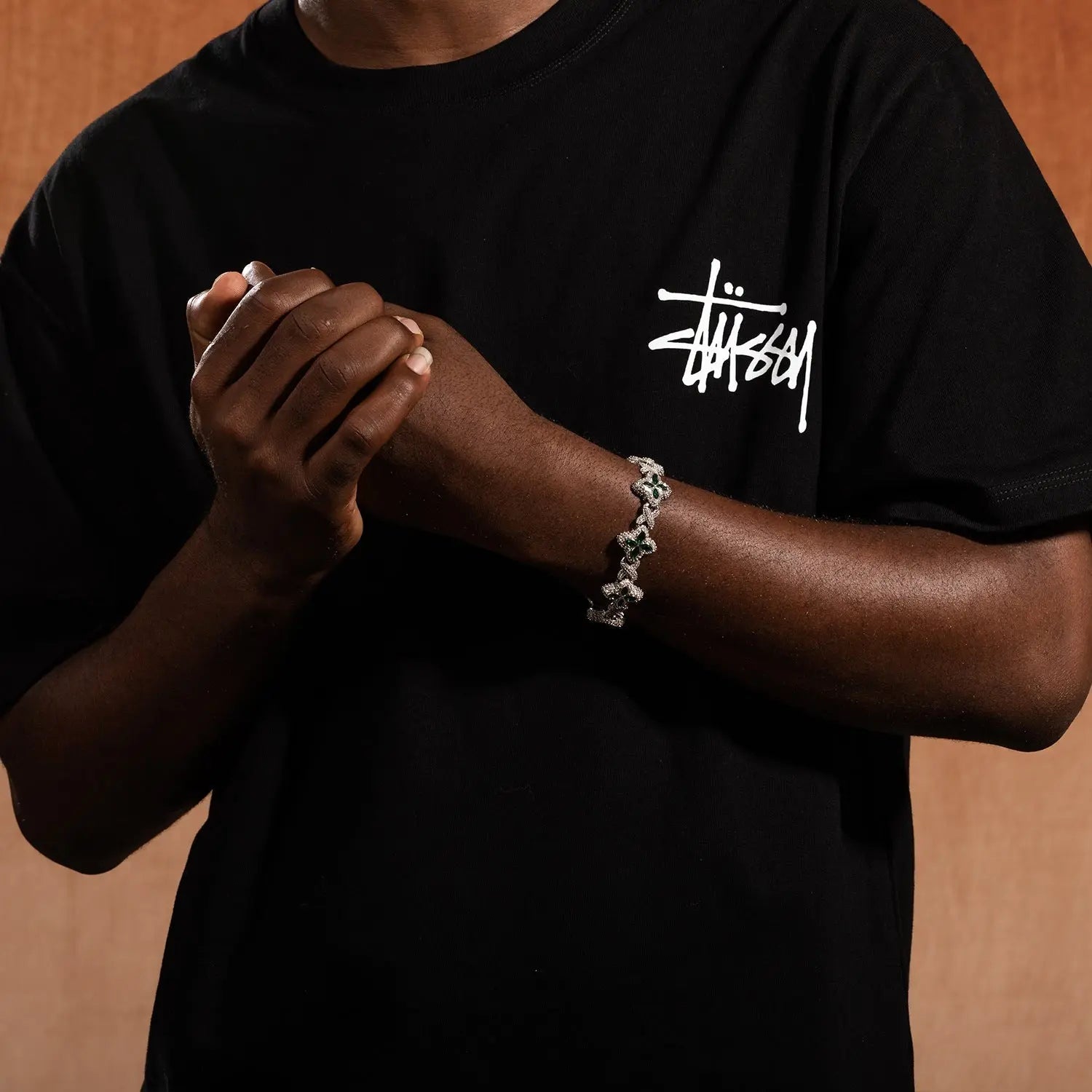 Hip-hop zircon colored infinite four-leaf clover bracelet - Blade & Thread