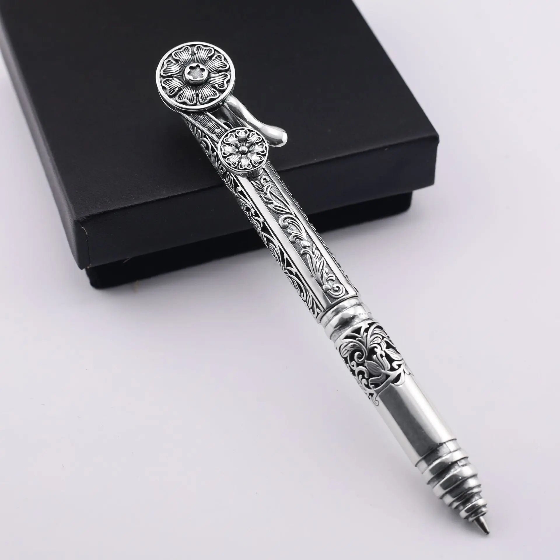 Hollow six-pointed star pattern gel pen - Blade & Thread
