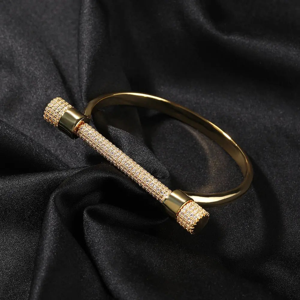 Horseshoe-shaped bracelets inlaid with zircon and diamonds - Blade & Thread