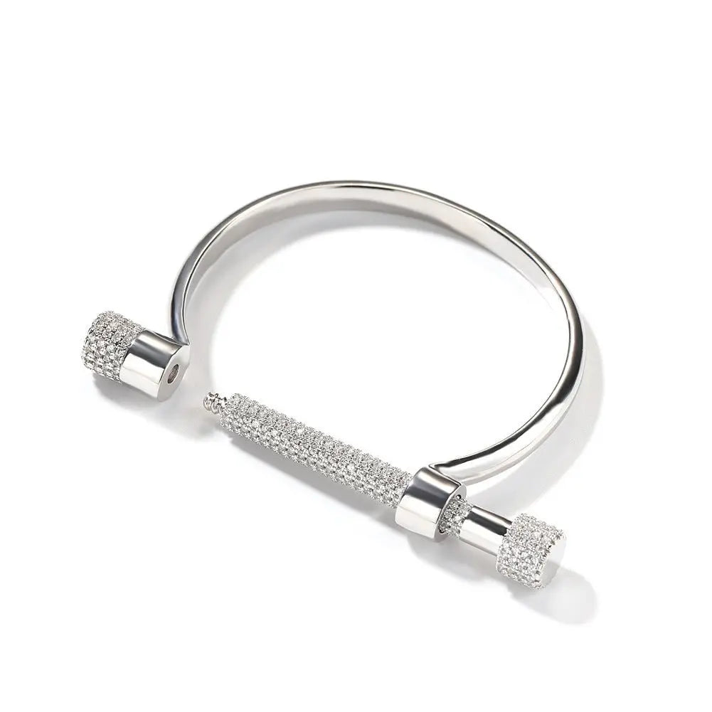 Horseshoe-shaped bracelets inlaid with zircon and diamonds nowadaysfashion
