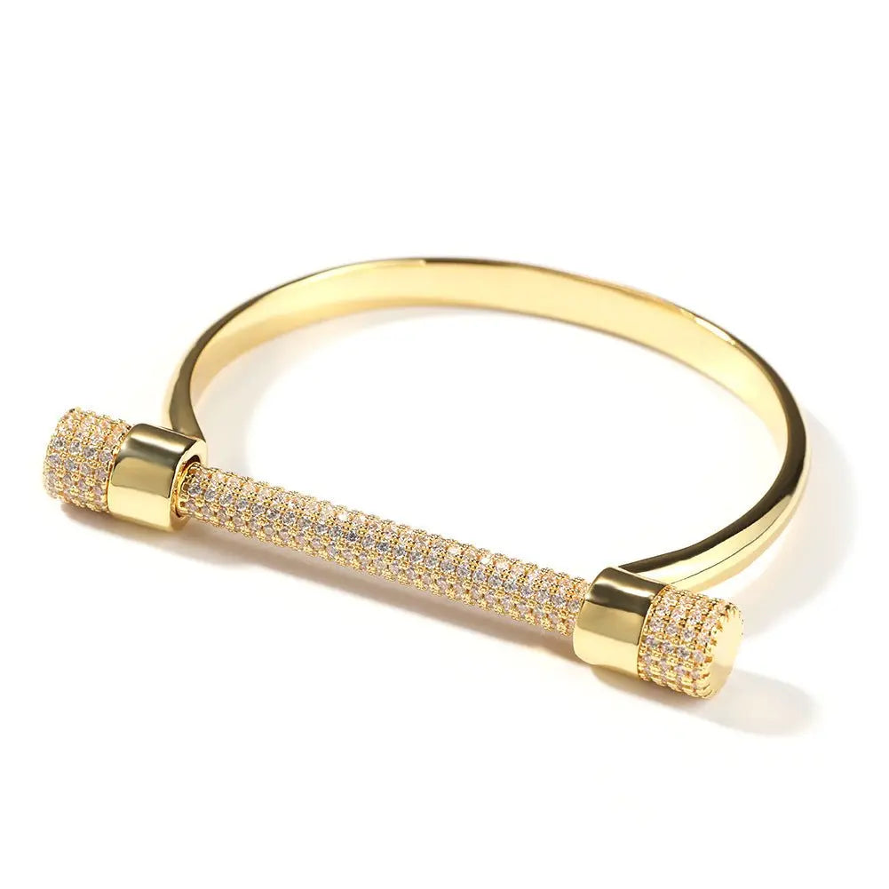 Horseshoe-shaped bracelets inlaid with zircon and diamonds - Blade & Thread