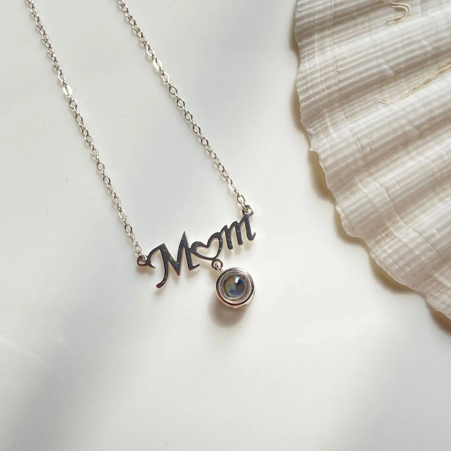 I love you love heart mom mother's Day projection Necklace - Blade & Thread