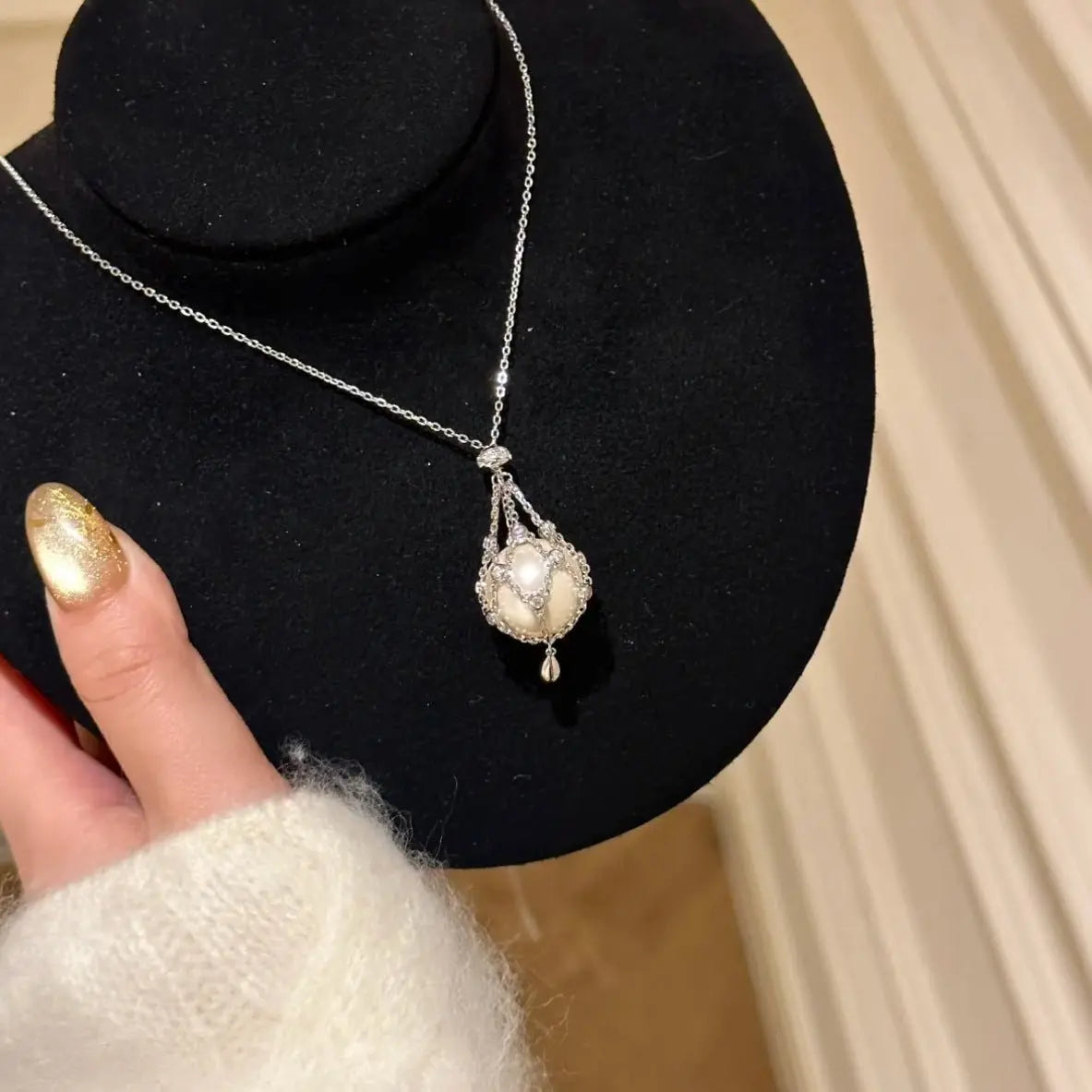 lavalier necklace - Blade & Thread