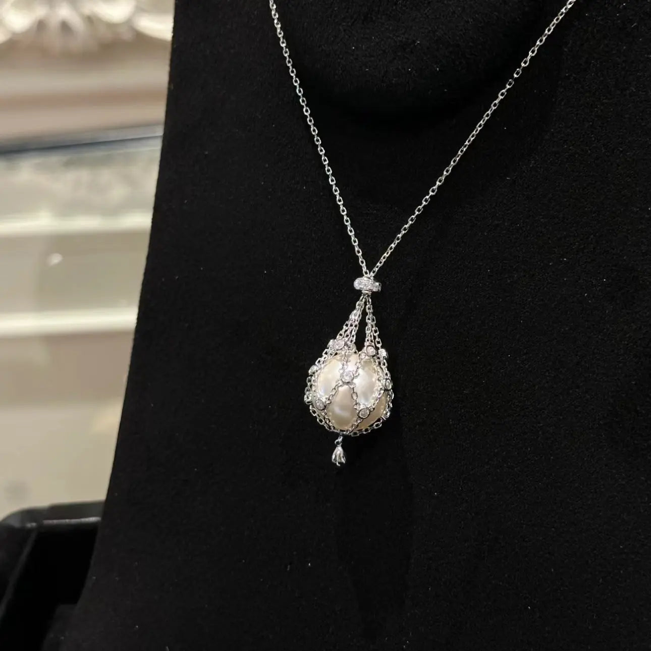 lavalier necklace - Blade & Thread