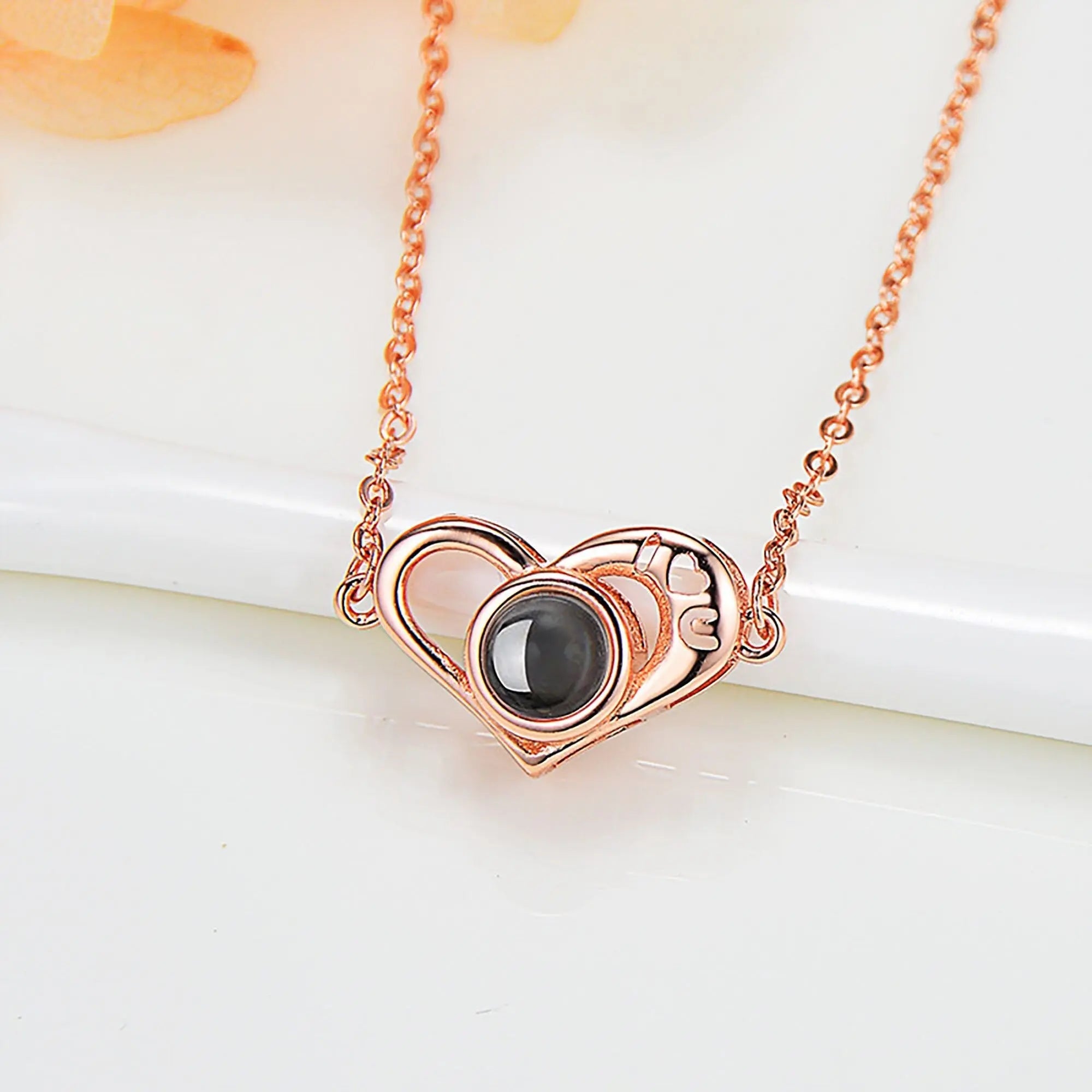 Love projection necklace with customizable photos memory of love Valentin nowadaysfashion