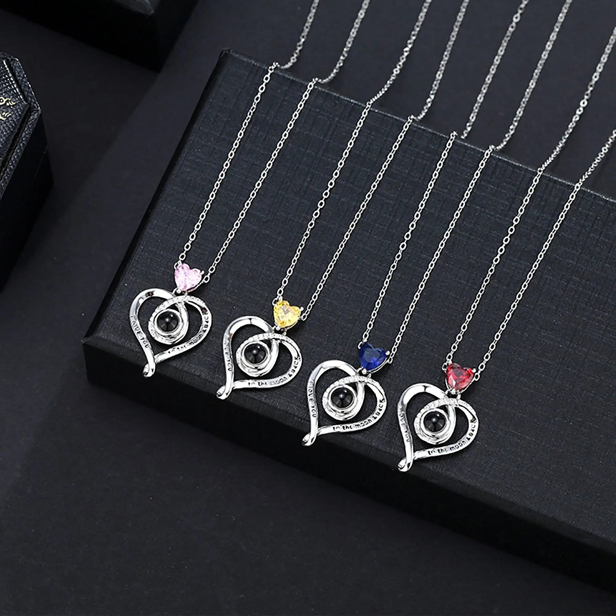 Love with customizable photosProjection Necklace Pendant Jewelry For Lover Girlfriend nowadaysfashion