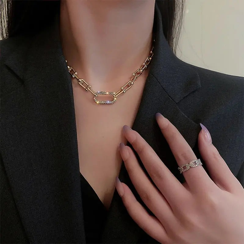 Metal Love Heart Cupid Pendants Female Clavicle Chain Light Luxury Niche Design Necklace - Blade & Thread