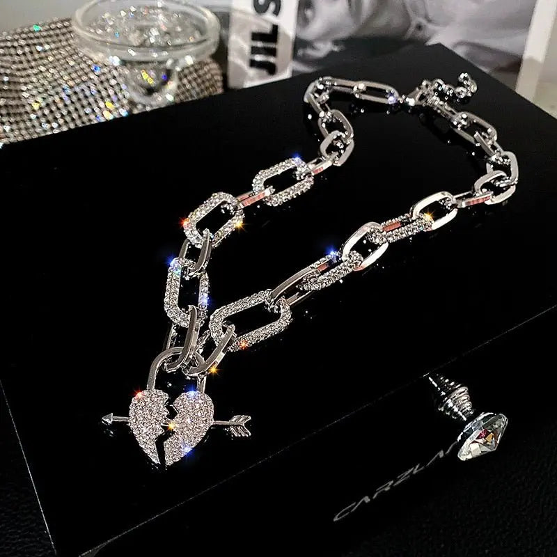 Metal Love Heart Cupid Pendants Female Clavicle Chain Light Luxury Niche Design Necklace - Blade & Thread