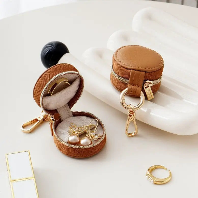 Mini pendant jewelry box for travel - Blade & Thread