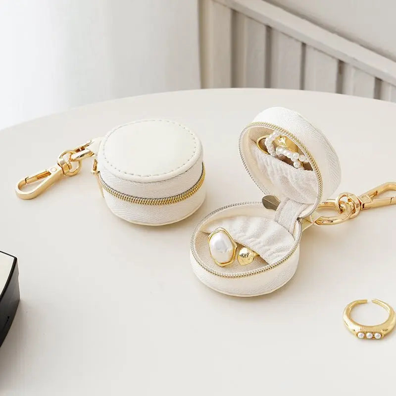 Mini pendant jewelry box for travel nowadaysfashion
