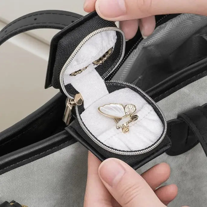Mini pendant jewelry box for travel - Blade & Thread