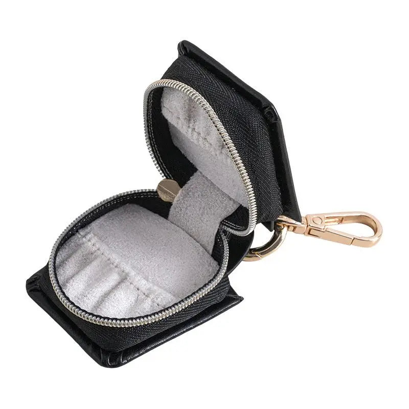 Mini pendant jewelry box for travel - Blade & Thread