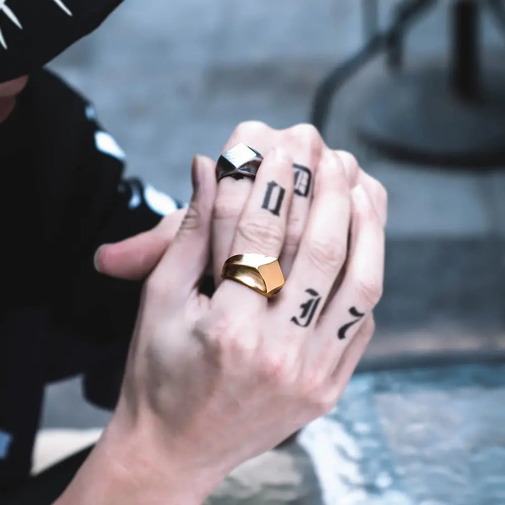 Minimalist geometric square diamond-shaped retro rings - Blade & Thread