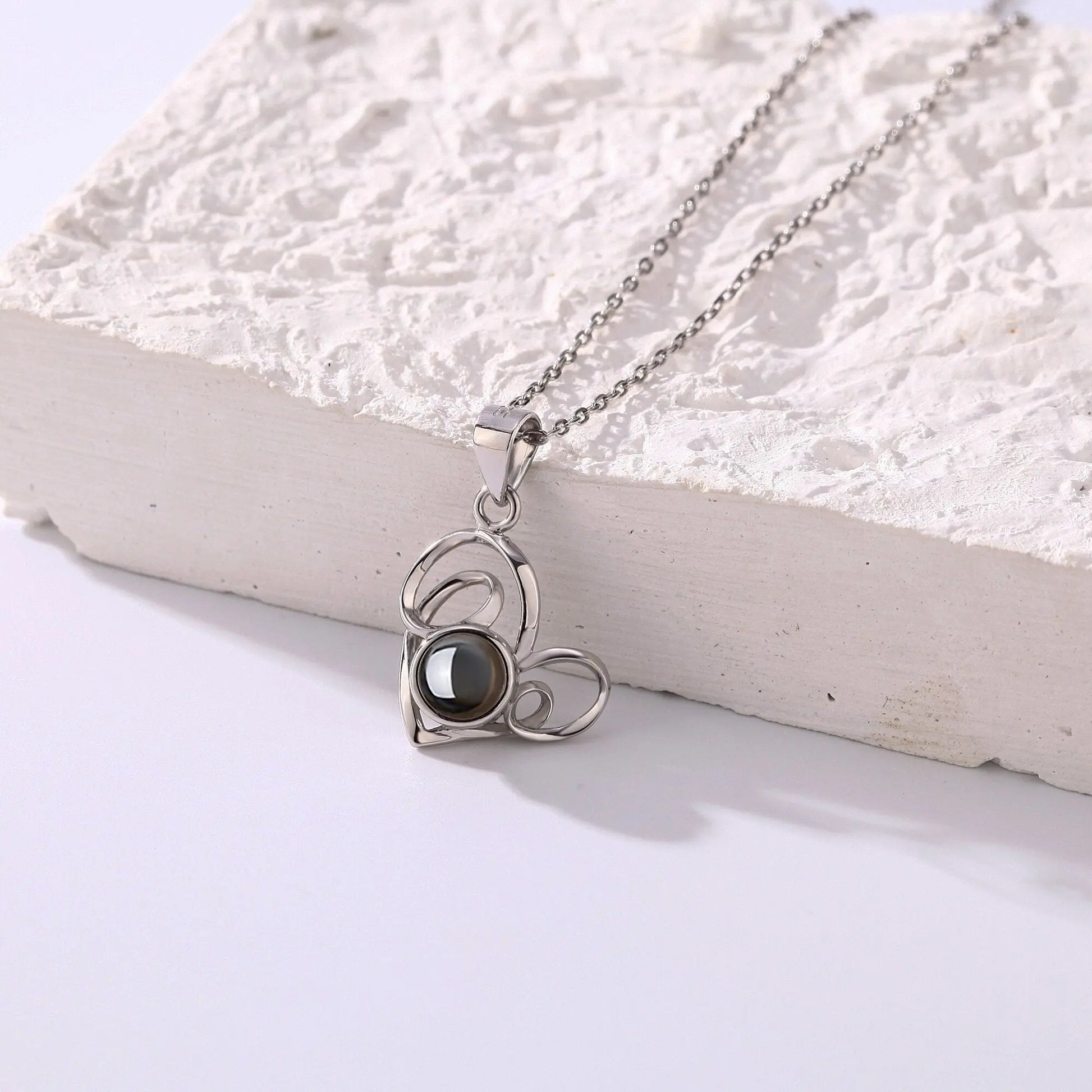 Necklace Round Heart Pendant Romantic Memory Projection Necklaces - Blade & Thread
