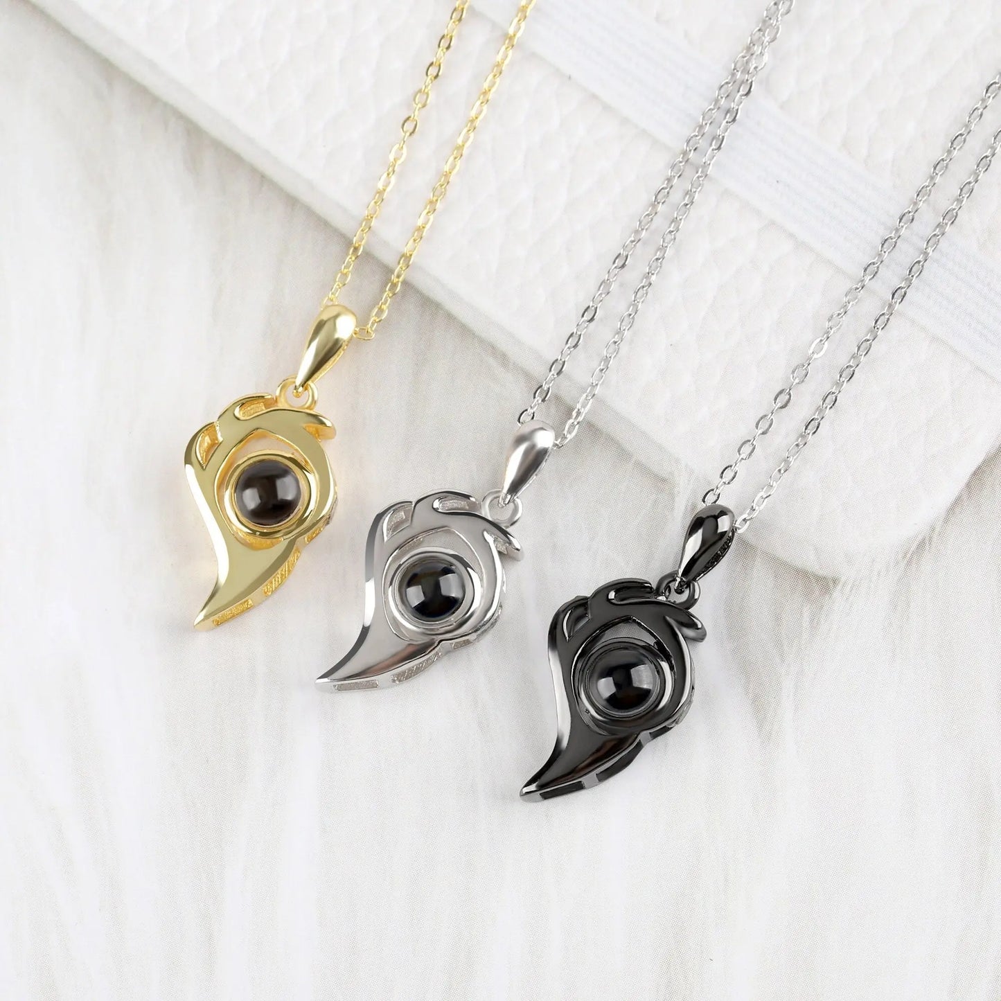 One Pair Magnetic Flame Heart Shaped Custom 100 languages Name Projection Couples Necklaces - Blade & Thread