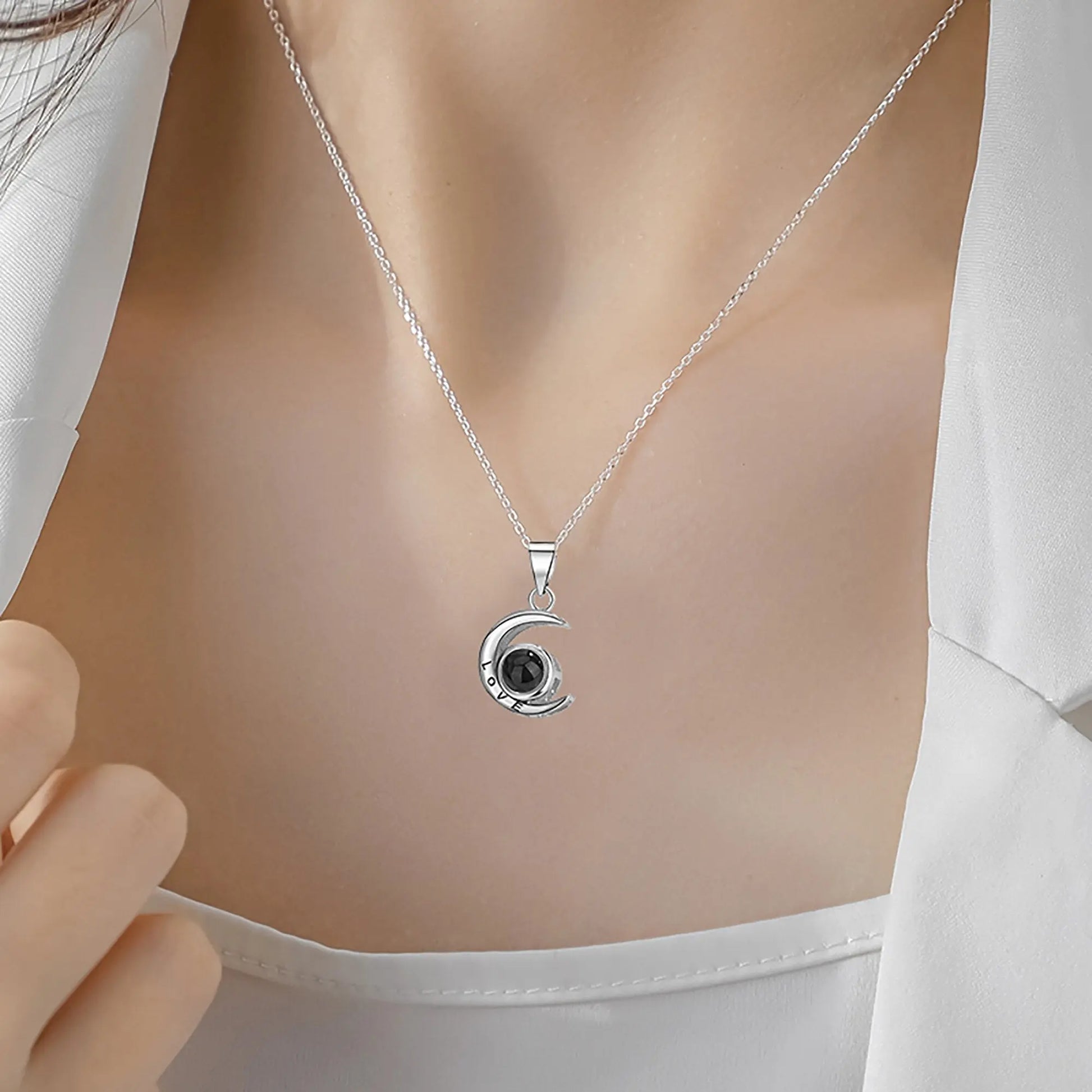 Personality Moon Necklace With Customizable Photo Romantic Gift - Blade & Thread