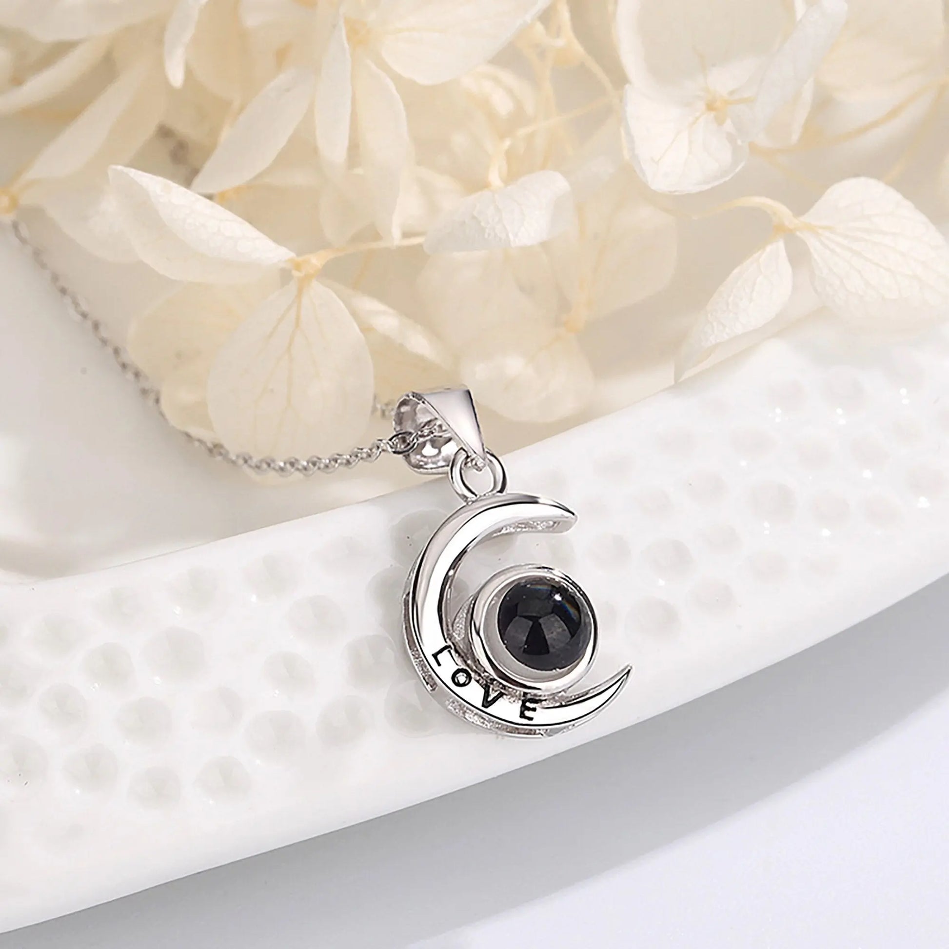 Personality Moon Necklace With Customizable Photo Romantic Gift - Blade & Thread