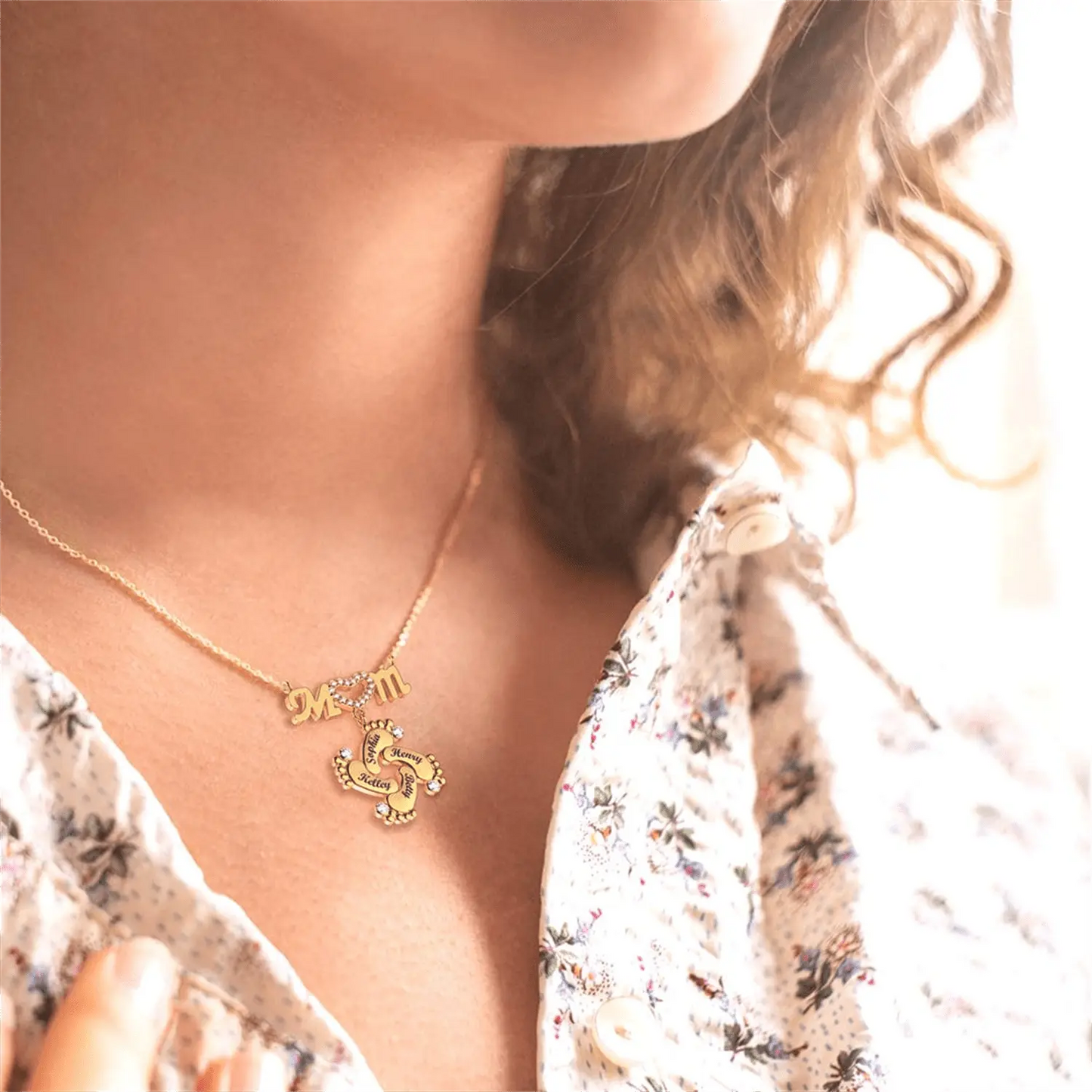 Personalized Diamond Mom Necklace With Crystal Baby Feet Engraved Names Pendant - Blade & Thread