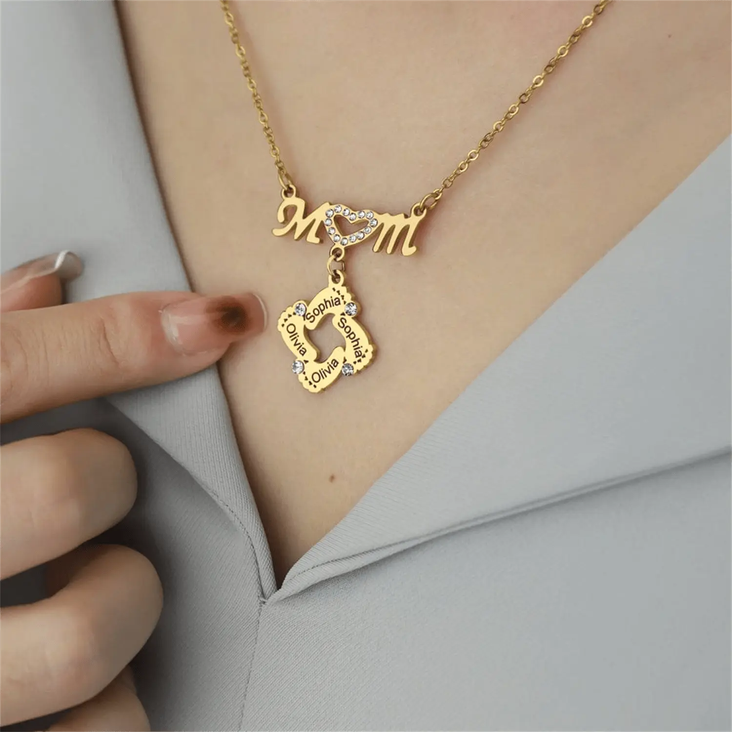 Personalized Diamond Mom Necklace With Crystal Baby Feet Engraved Names Pendant - Blade & Thread