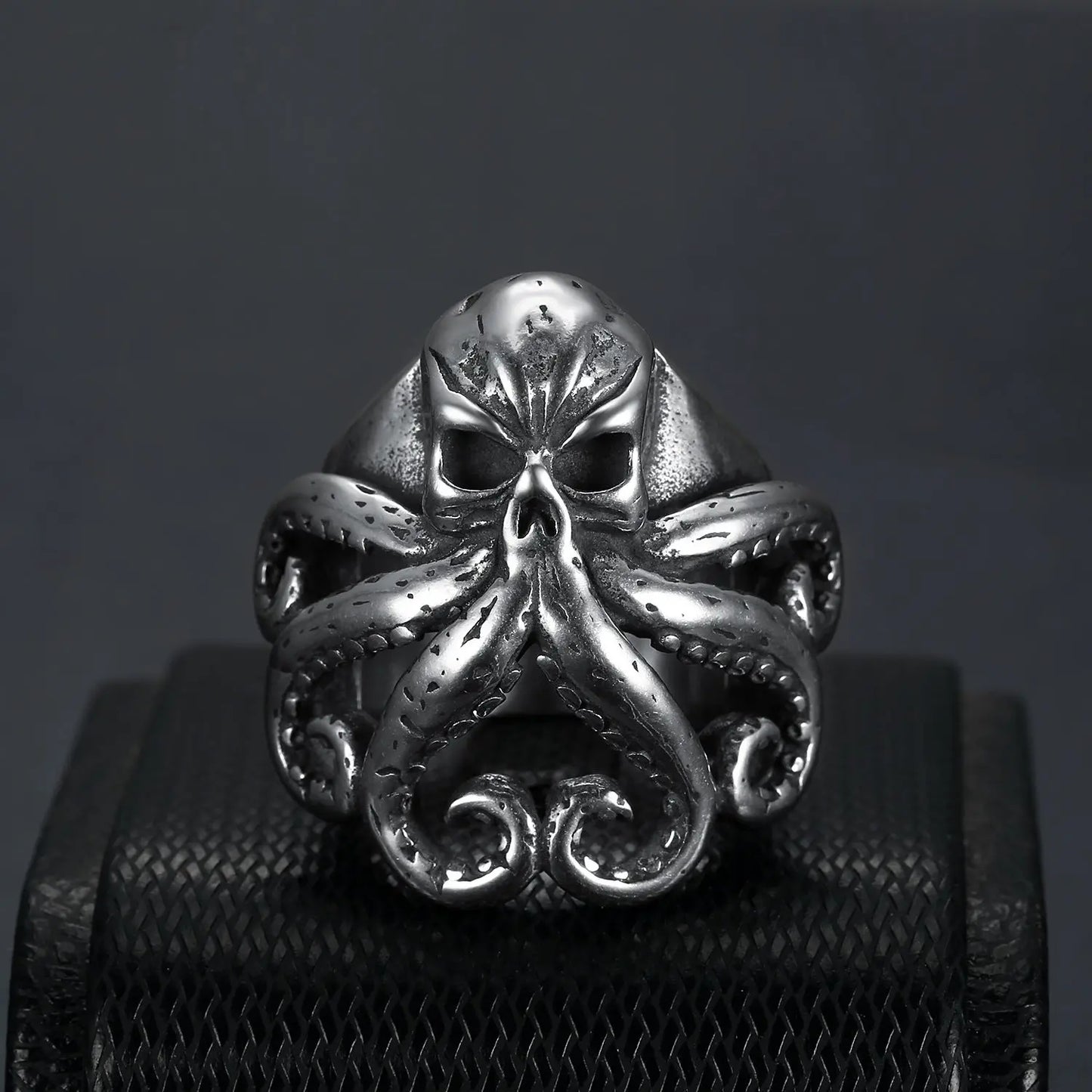 Pirate octopus tentacle punk style ring - Blade & Thread