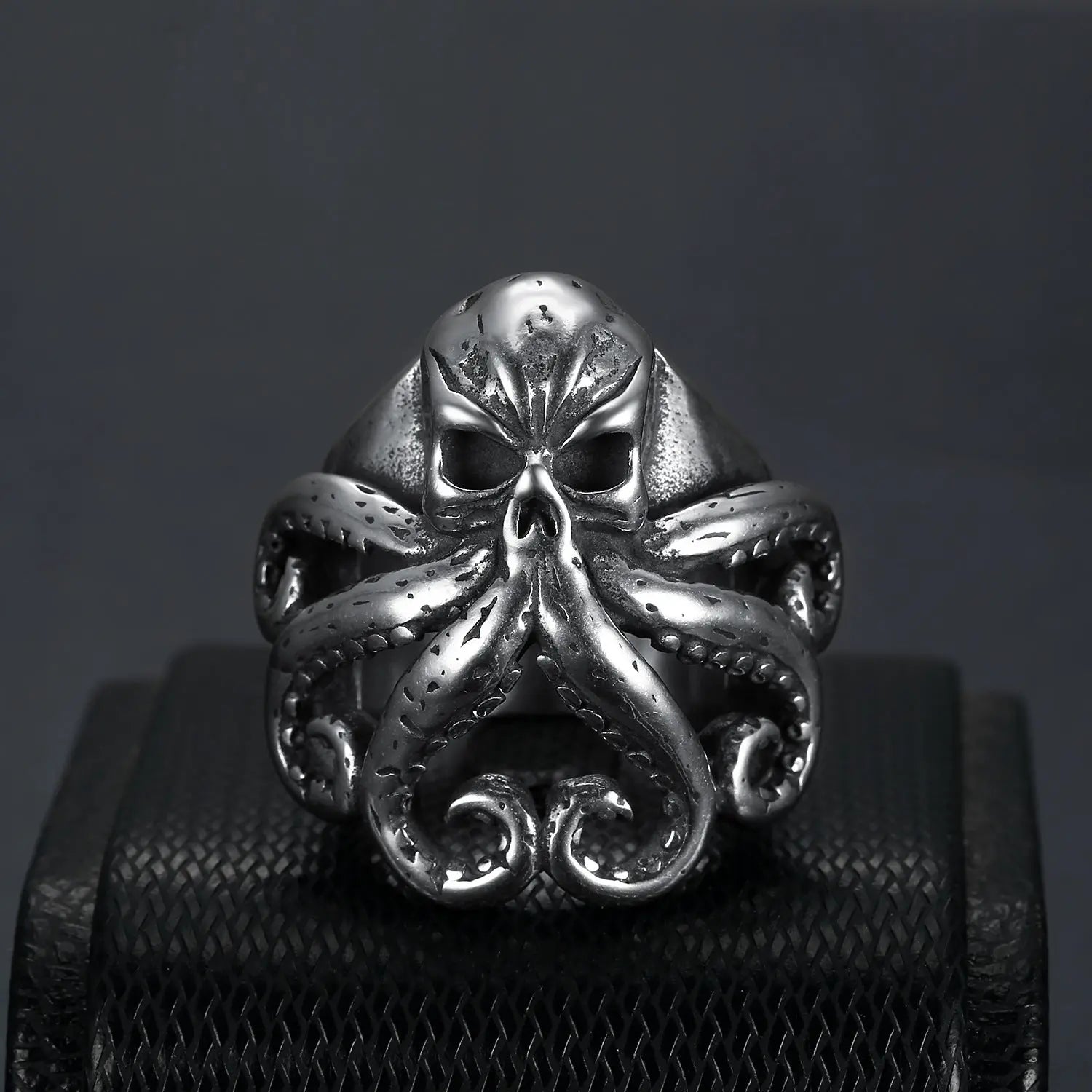 Pirate octopus tentacle punk style ring - Blade & Thread