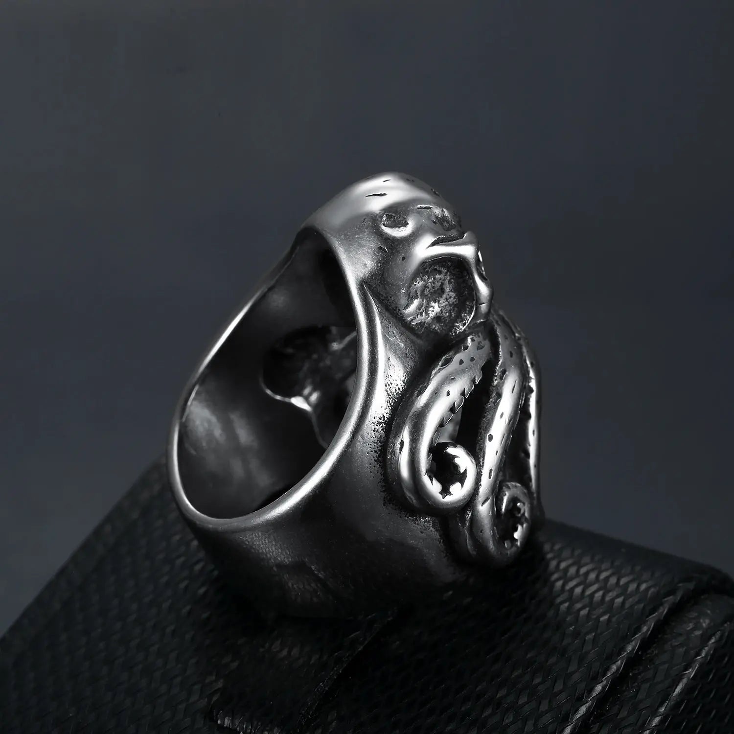 Pirate octopus tentacle punk style ring - Blade & Thread