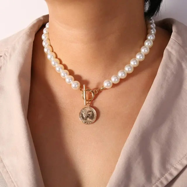 29 stylish Gold necklace on neck Gold chain Women's jewelry layered accesories nowadaysfashion