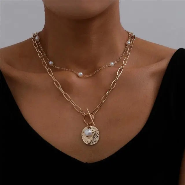 29 stylish Gold necklace on neck Gold chain Women's jewelry layered accesories nowadaysfashion