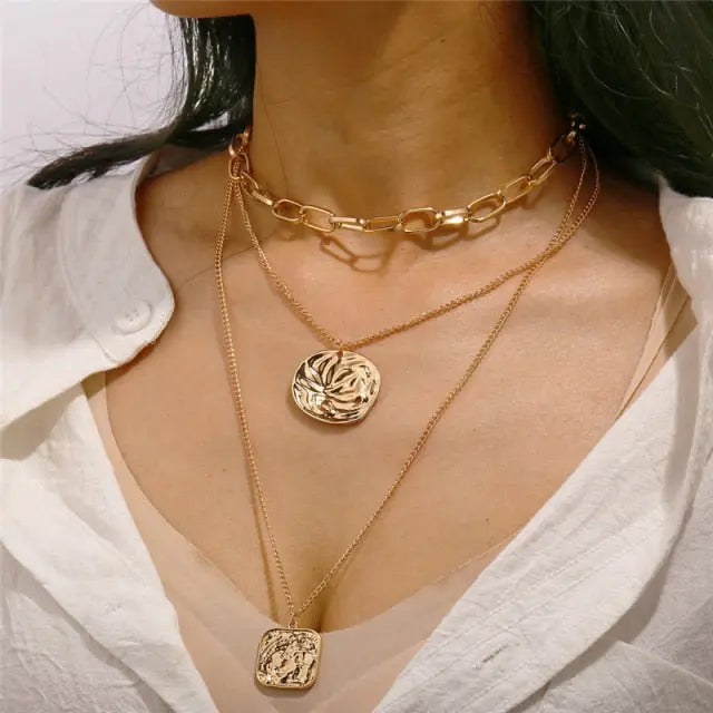 29 stylish Gold necklace on neck Gold chain Women's jewelry layered accesories nowadaysfashion