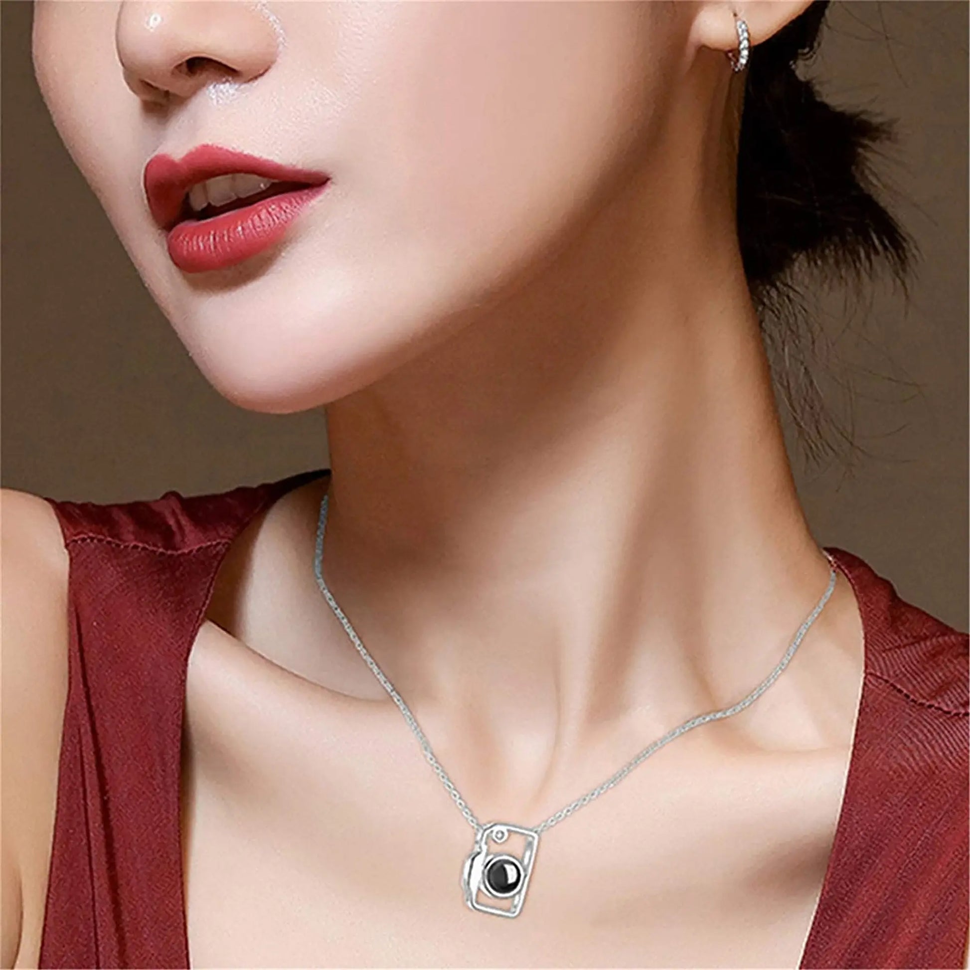 Personalized Classic Camera Shaped Projection Necklace Customized Photo Name Pendant nowadaysfashion