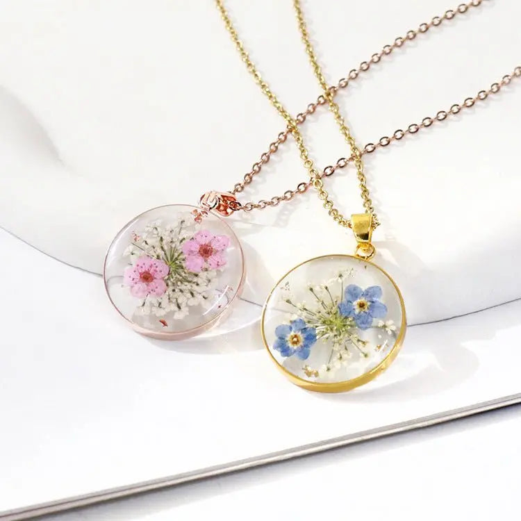 Resin forget me not necklace - Blade & Thread