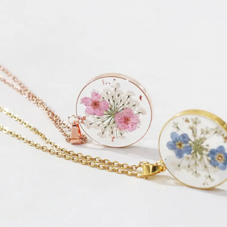 Resin forget me not necklace - Blade & Thread