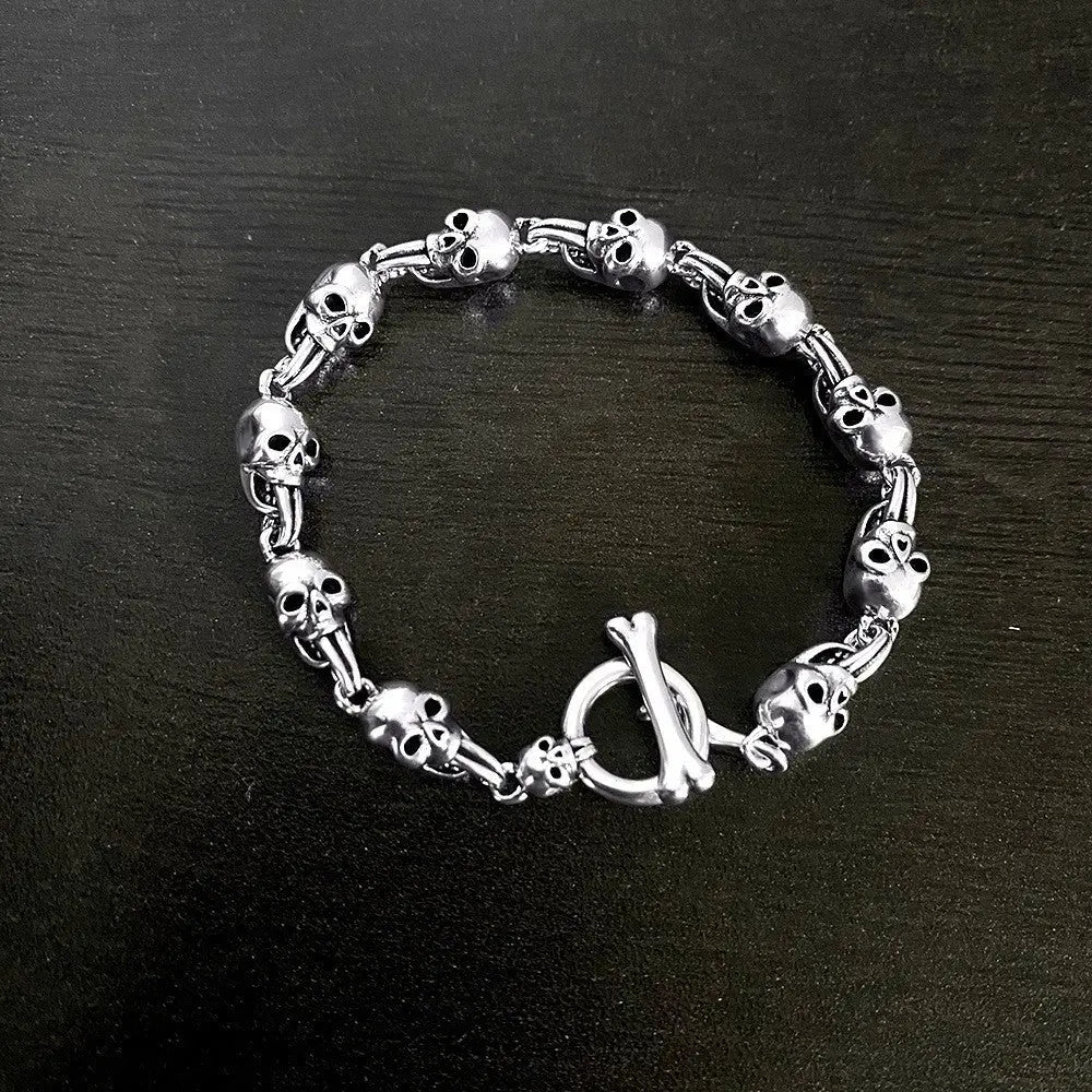 Retro and trendy skull bracelet - Blade & Thread