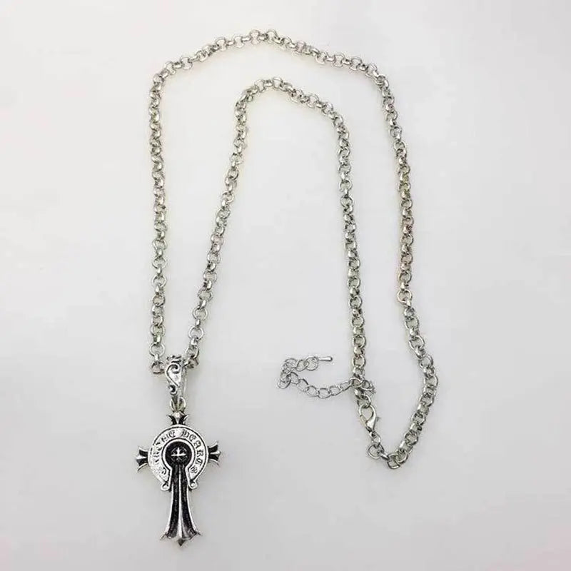 Retro Cross chain - Blade & Thread