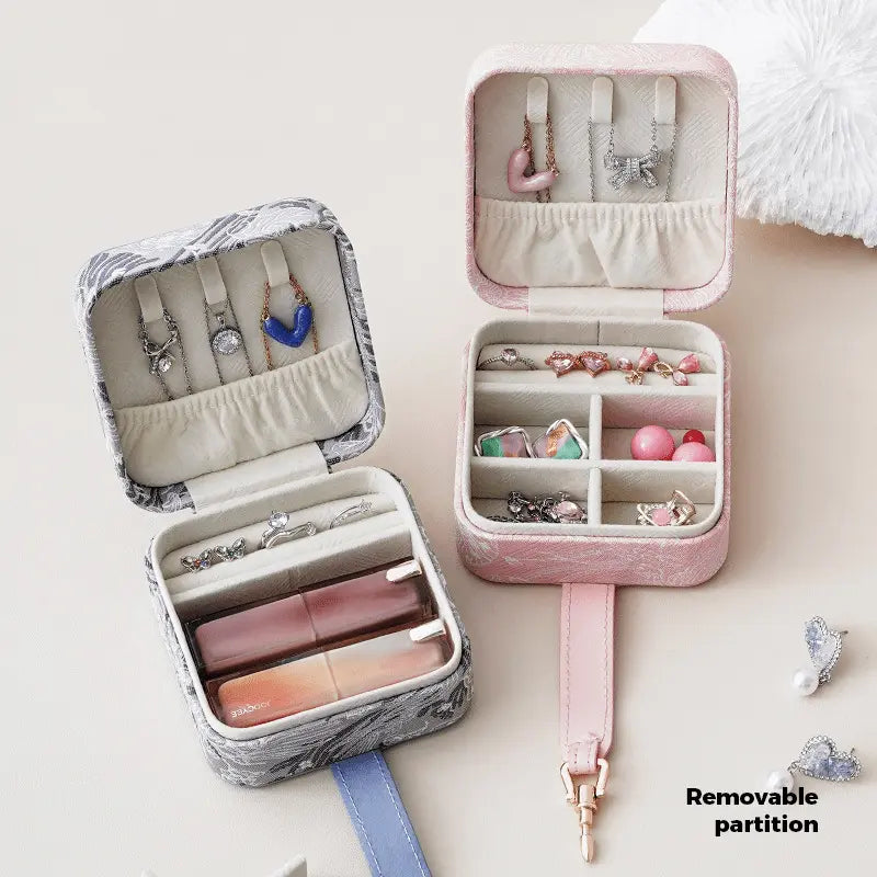 Retro embroidery portable jewelry box - Blade & Thread
