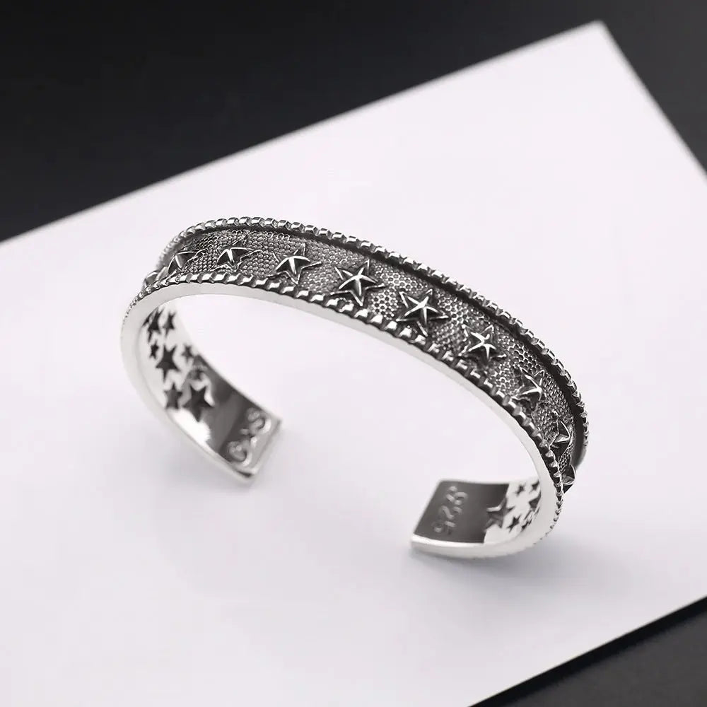 Retro five-pointed star open bracelet - Blade & Thread