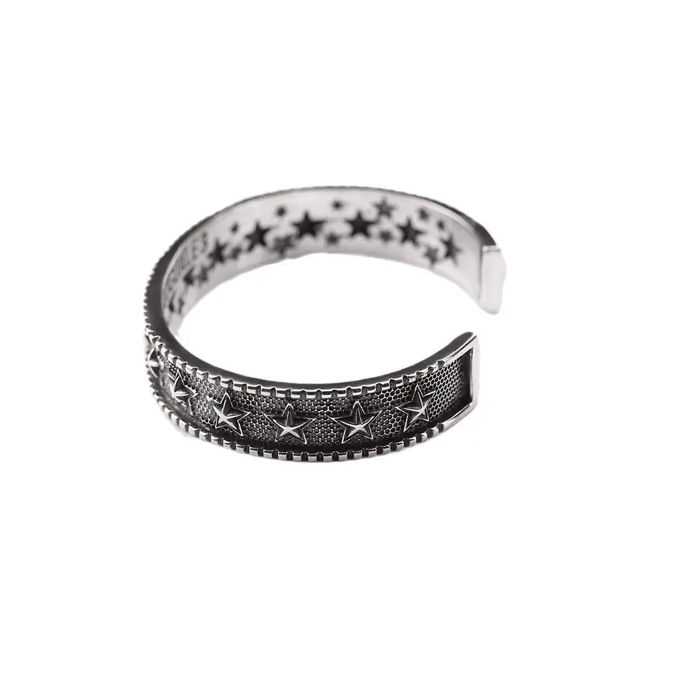 Retro five-pointed star open bracelet - Blade & Thread