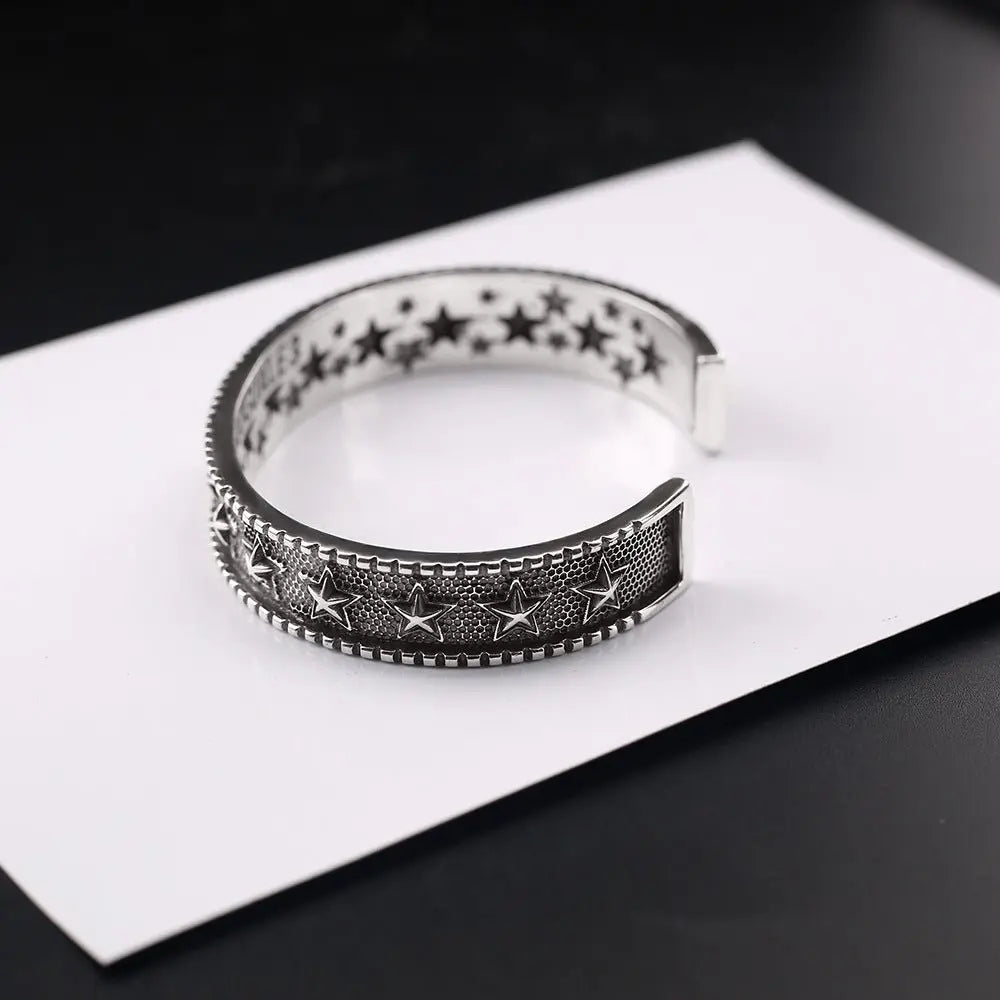 Retro five-pointed star open bracelet - Blade & Thread