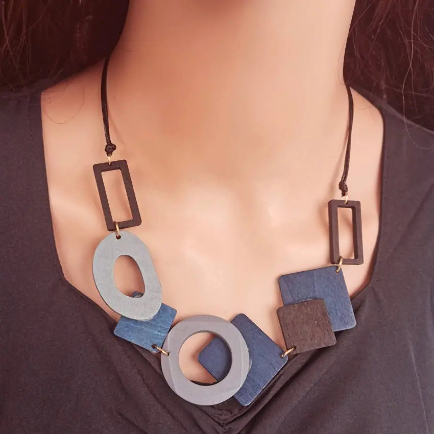 Retro geometric wooden bib necklace - Blade & Thread
