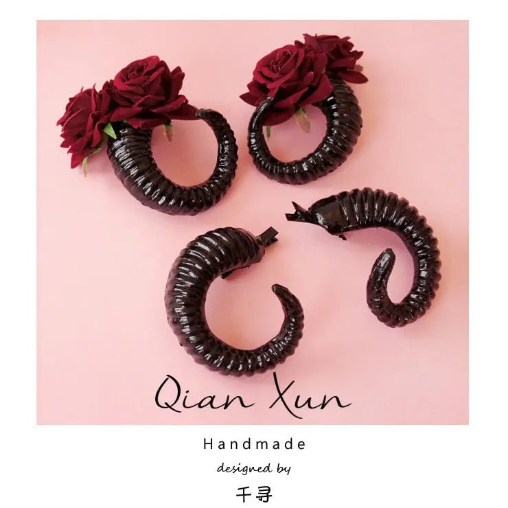 Rose devil horn hairpin - Blade & Thread