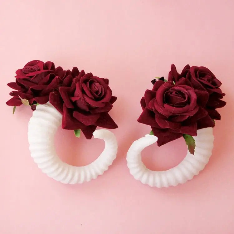Rose devil horn hairpin - Blade & Thread
