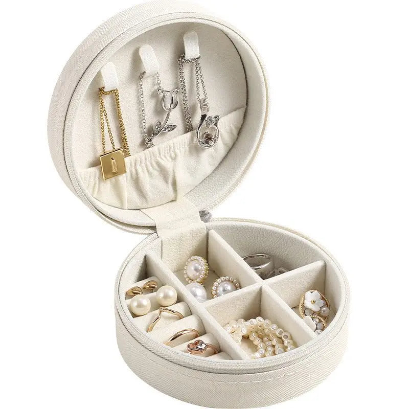 Round simple and compact jewelry Box - Blade & Thread