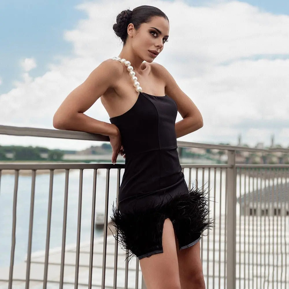 Sexy Tube Top Pearl One Shoulder Feather Decoration Cover Hip Bandage Dress - Blade & Thread